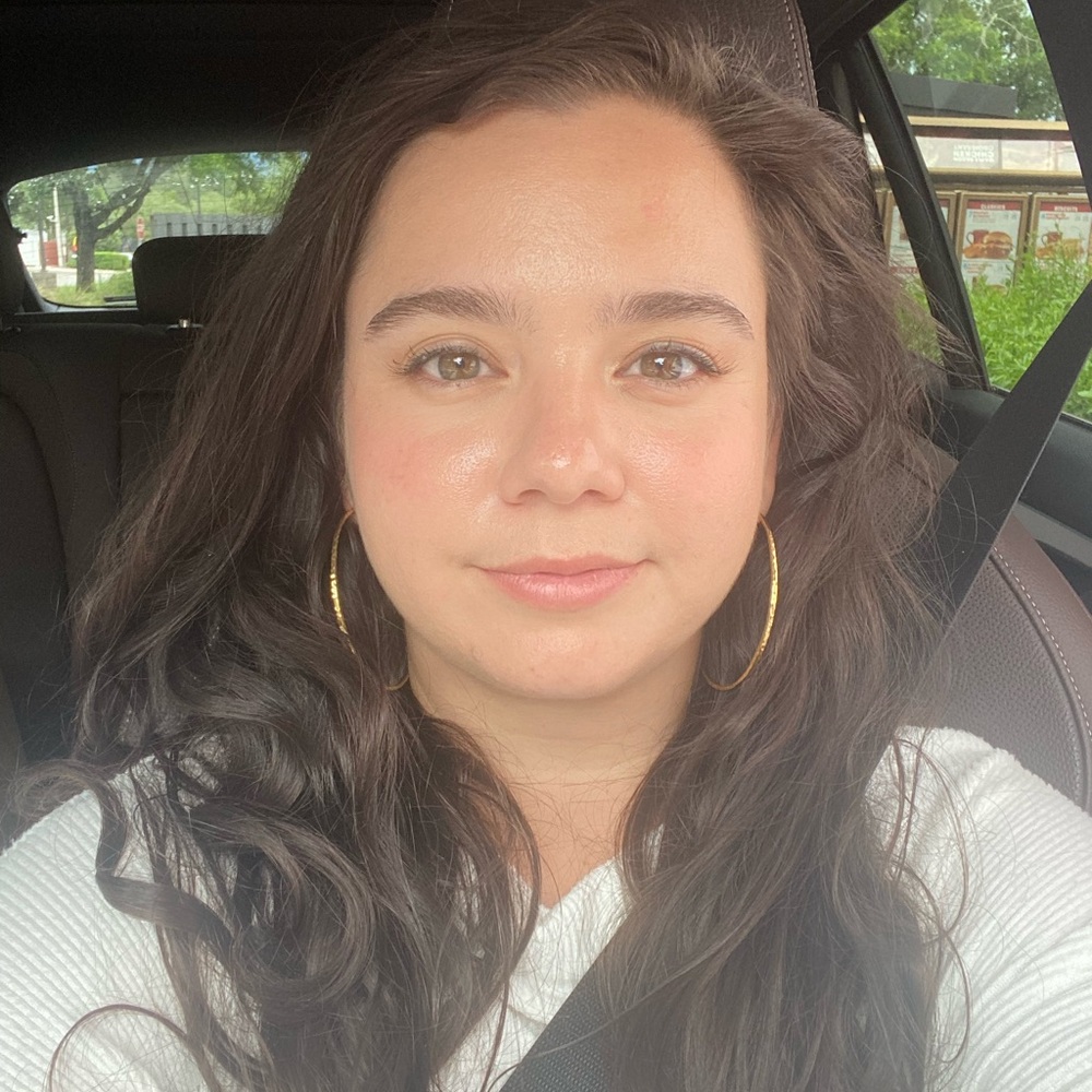 Meet your Posher, Dominique